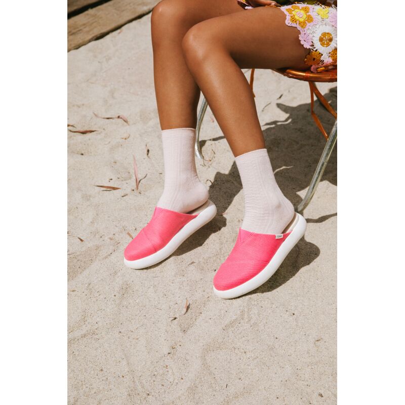 Шльопанцы TOMS Heritage Canvas Women's Mallow Mule Sneaker Raspberry