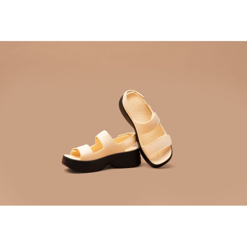 Crocs™ Skyline Sandal Vanilla/Black