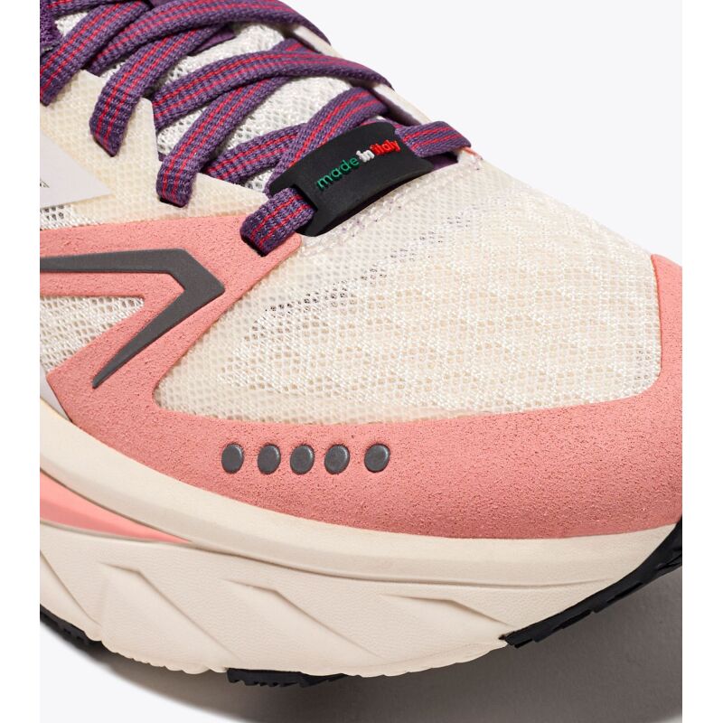 DIADORA ATOMO V7000-2 Whisper White/Peach Amber