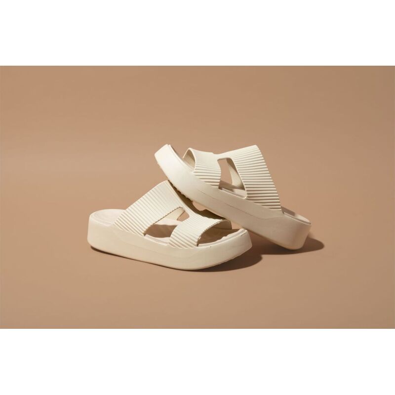 Crocs™ Getaway Groove Platform Hstrap Sandstone