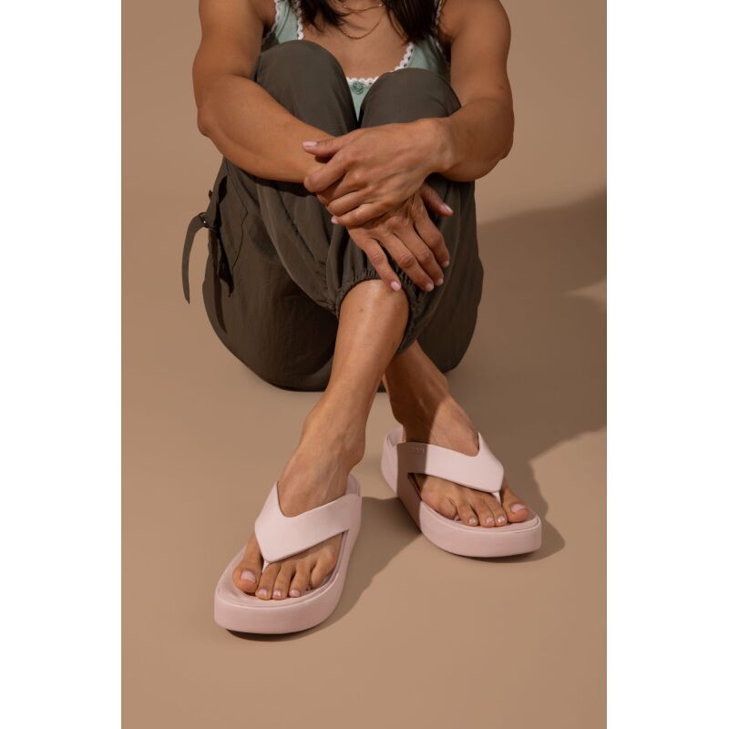 Crocs™ Getaway Platform Flip Women's Quartz