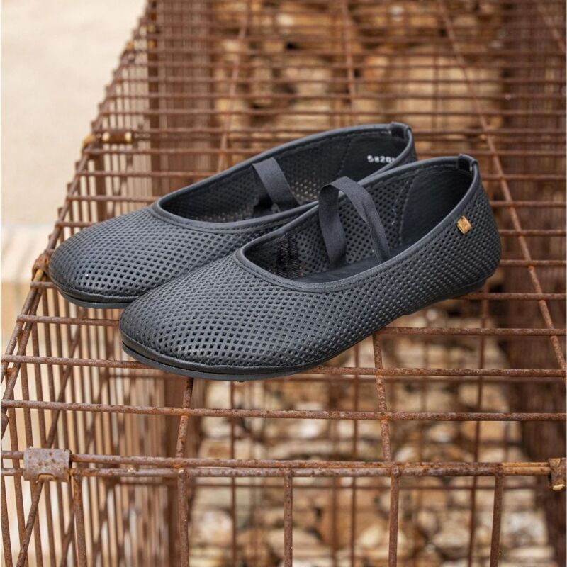 El Naturalista Essence N5820R Nappa Perforada Black